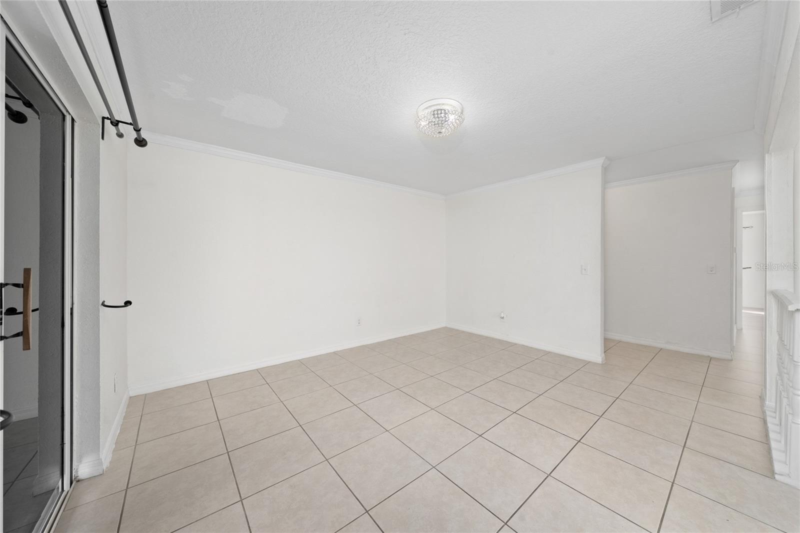 PERHING OAKS - Residential