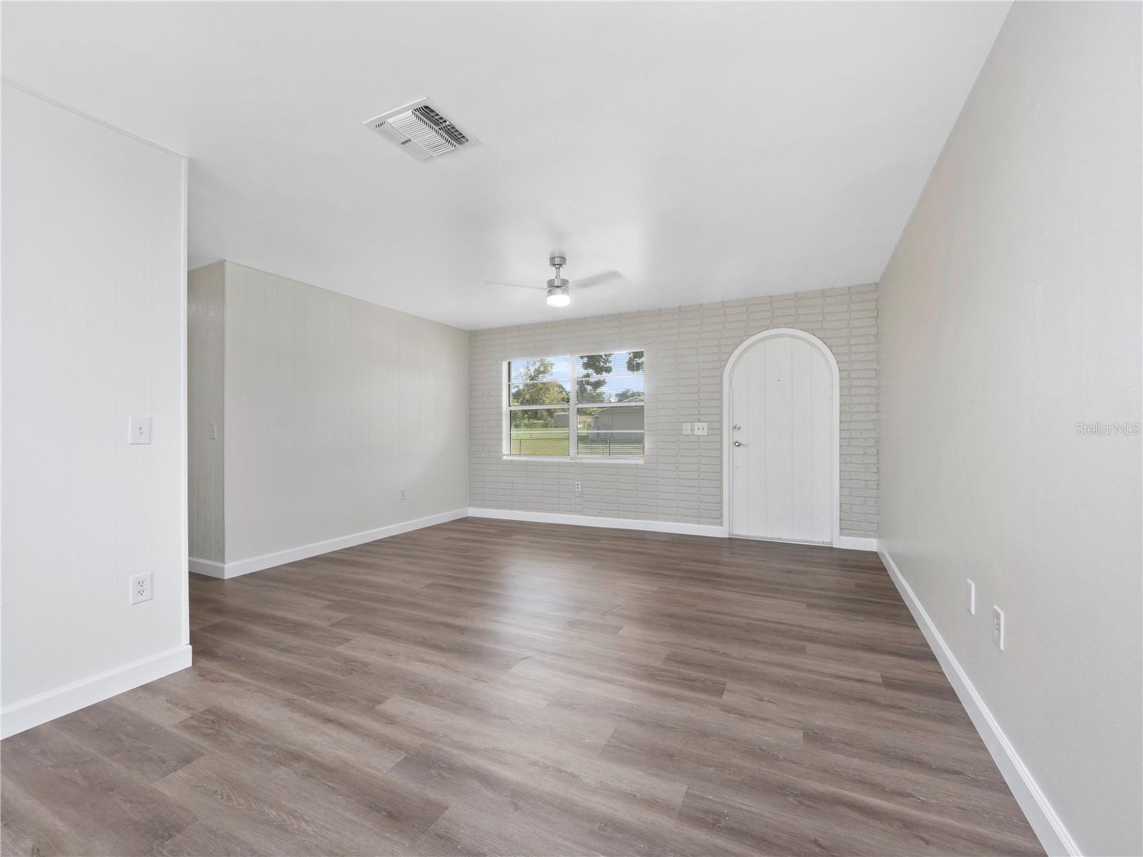 5400 FOX BRIAR TRAIL