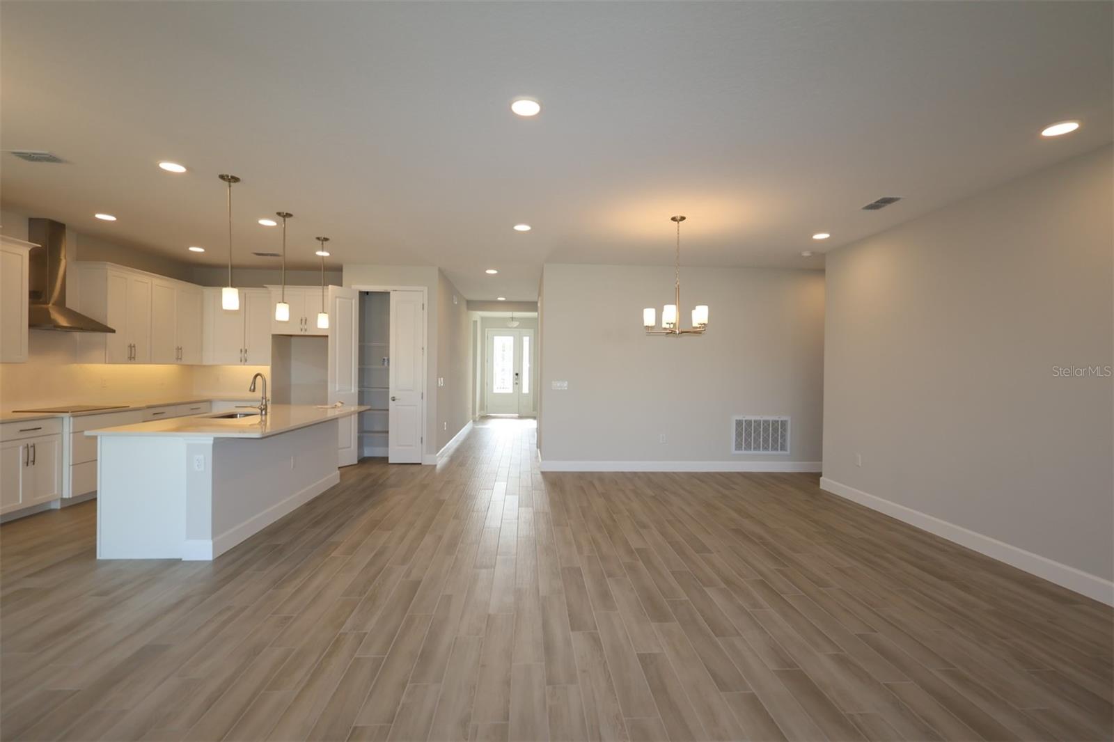 2711 RAVENCLIFFE TERRACE