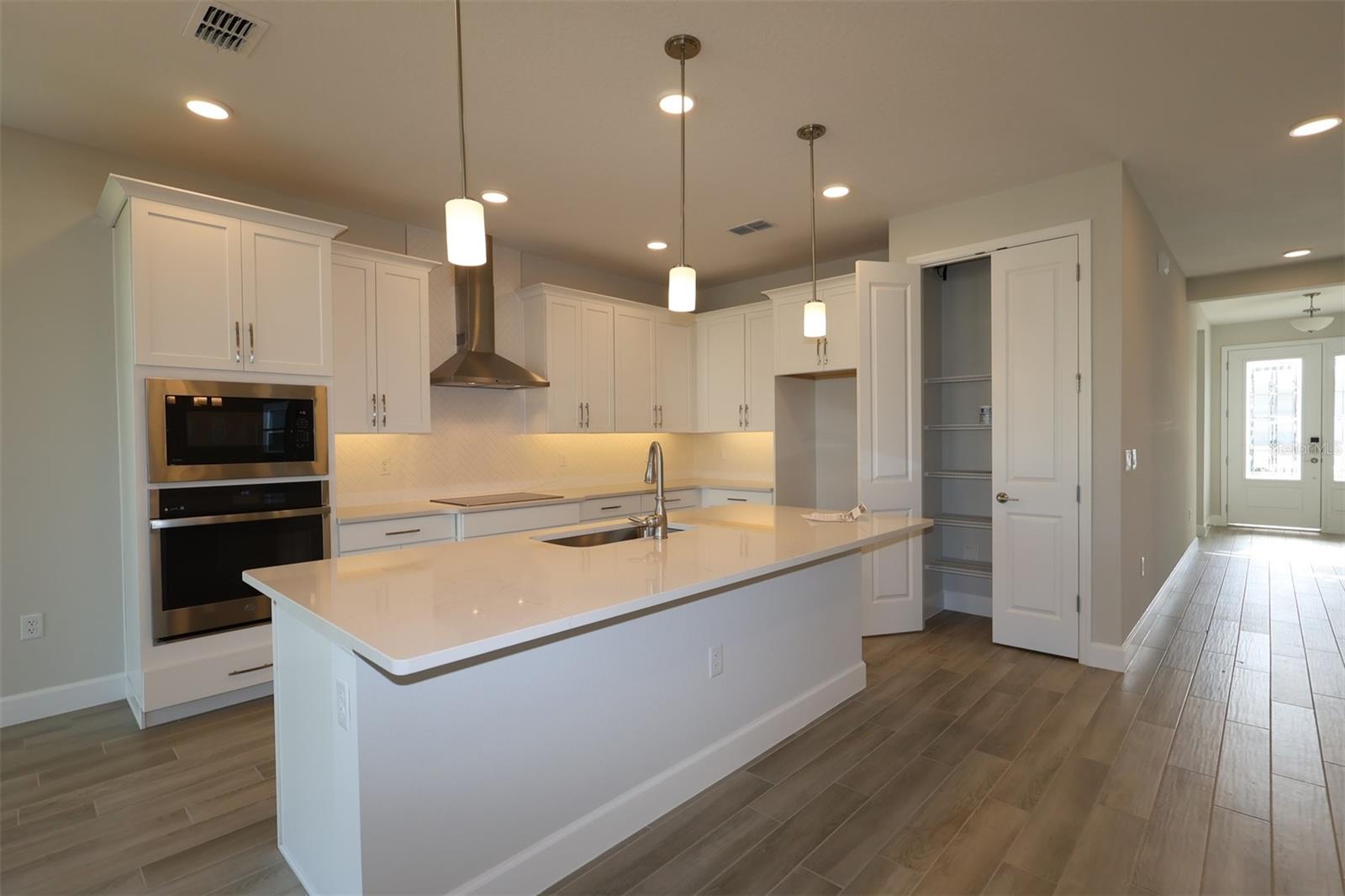 2711 RAVENCLIFFE TERRACE