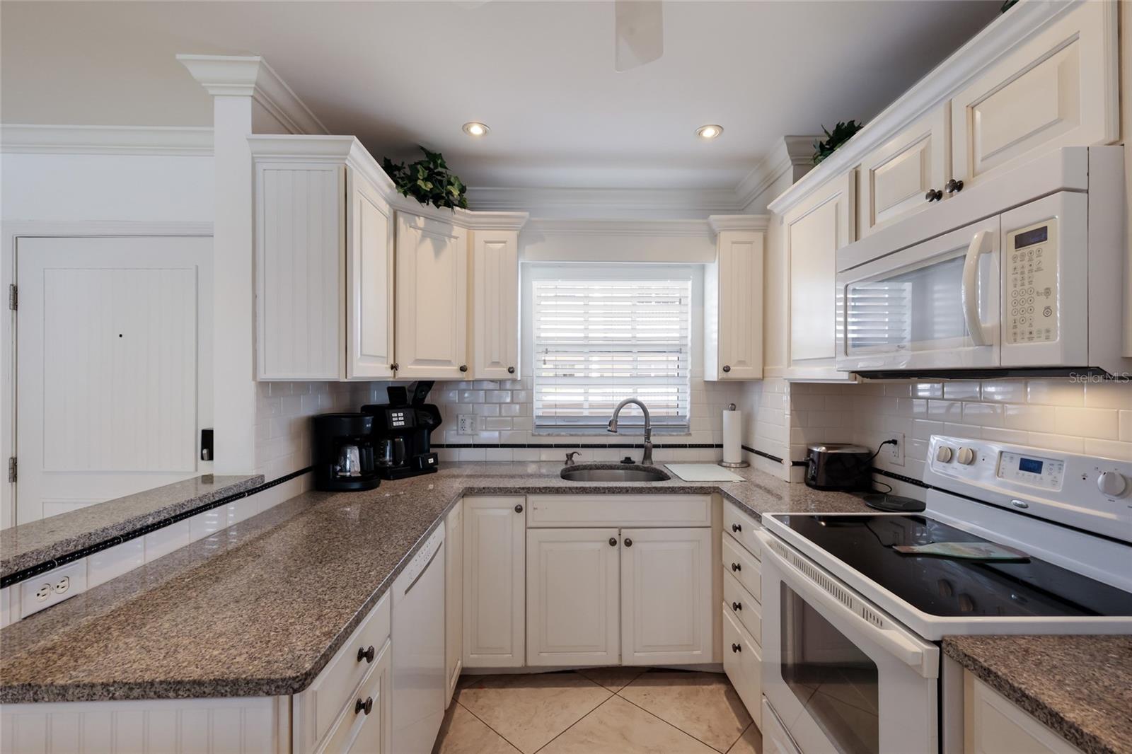 PALM BAY CLUB III - Residential