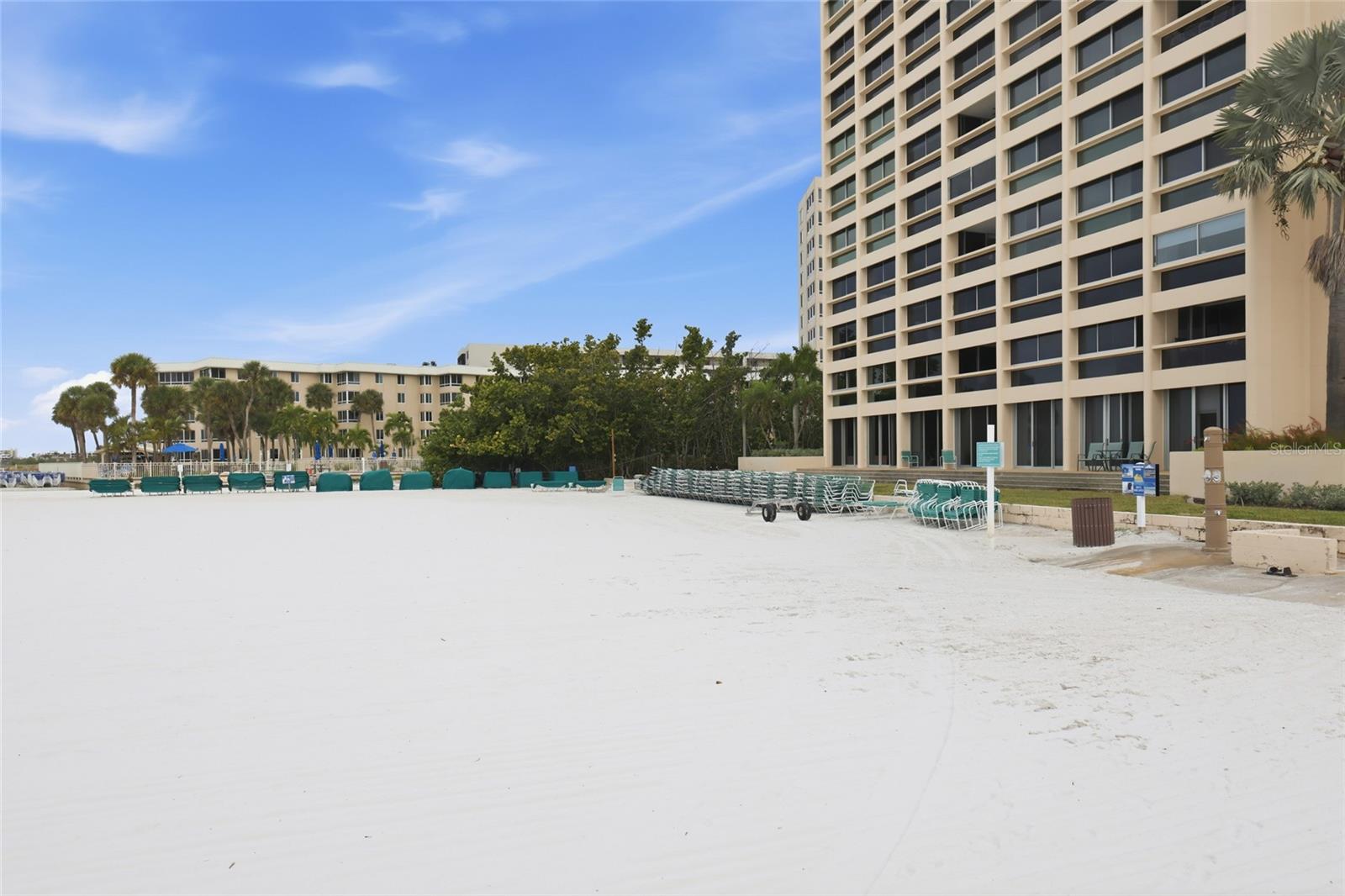 PALM BAY CLUB III - Residential