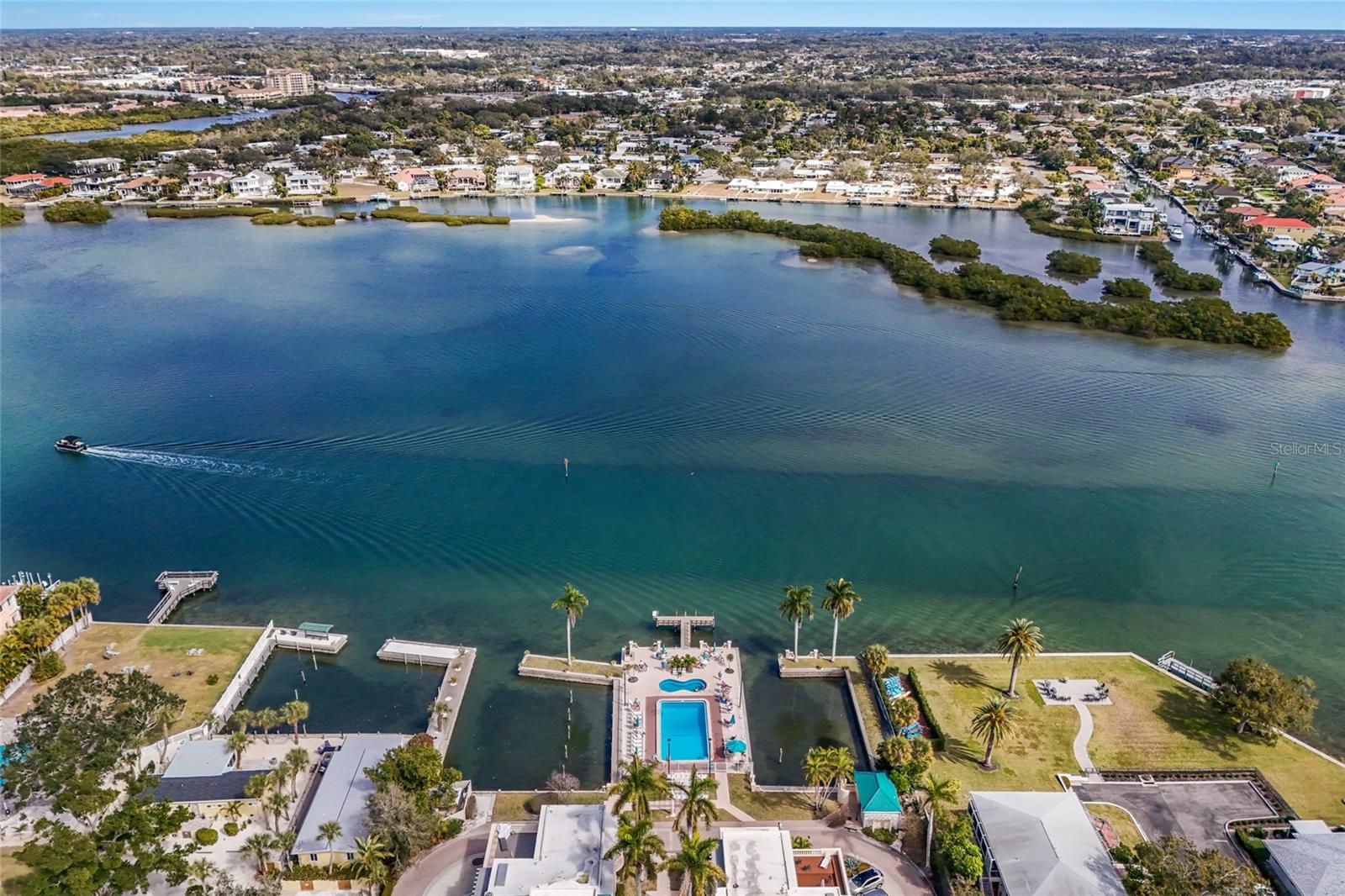 PALM BAY CLUB III - Residential