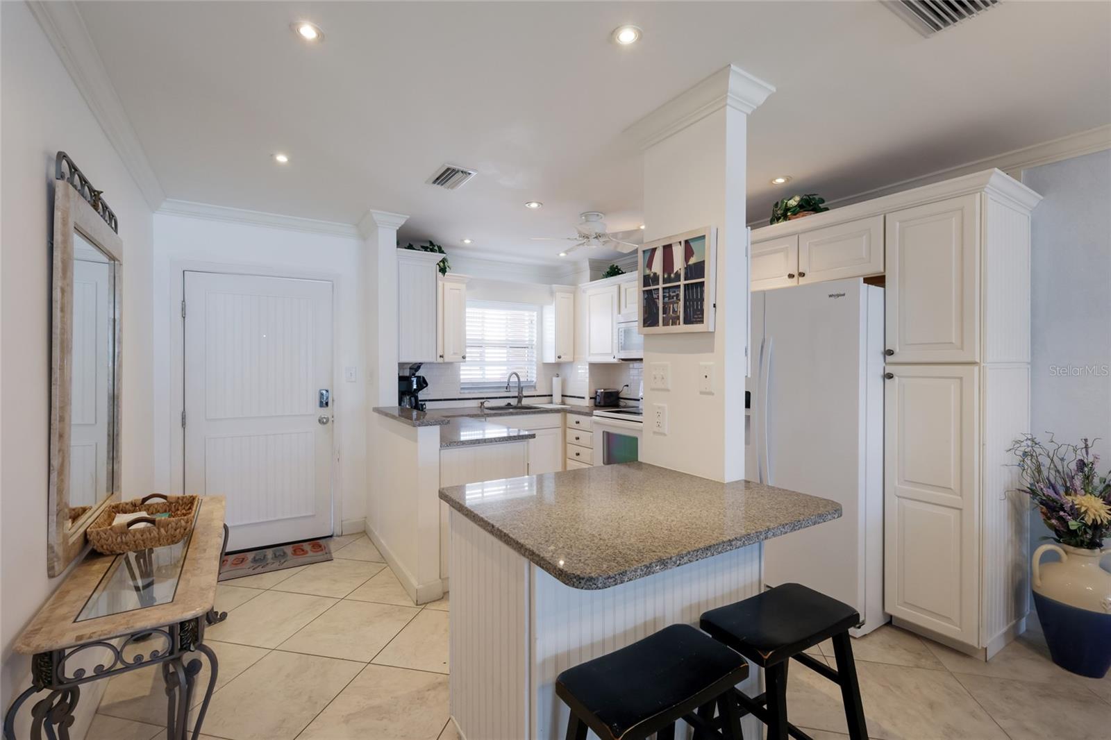 PALM BAY CLUB III - Residential