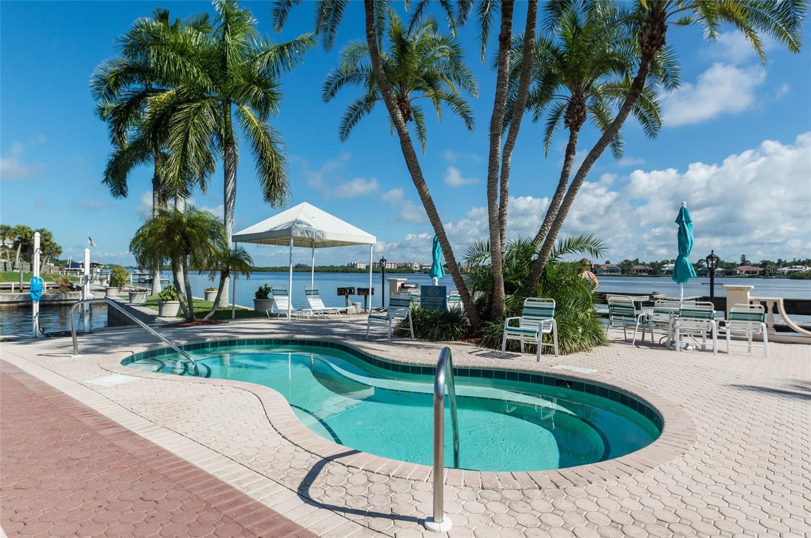 PALM BAY CLUB III - Residential