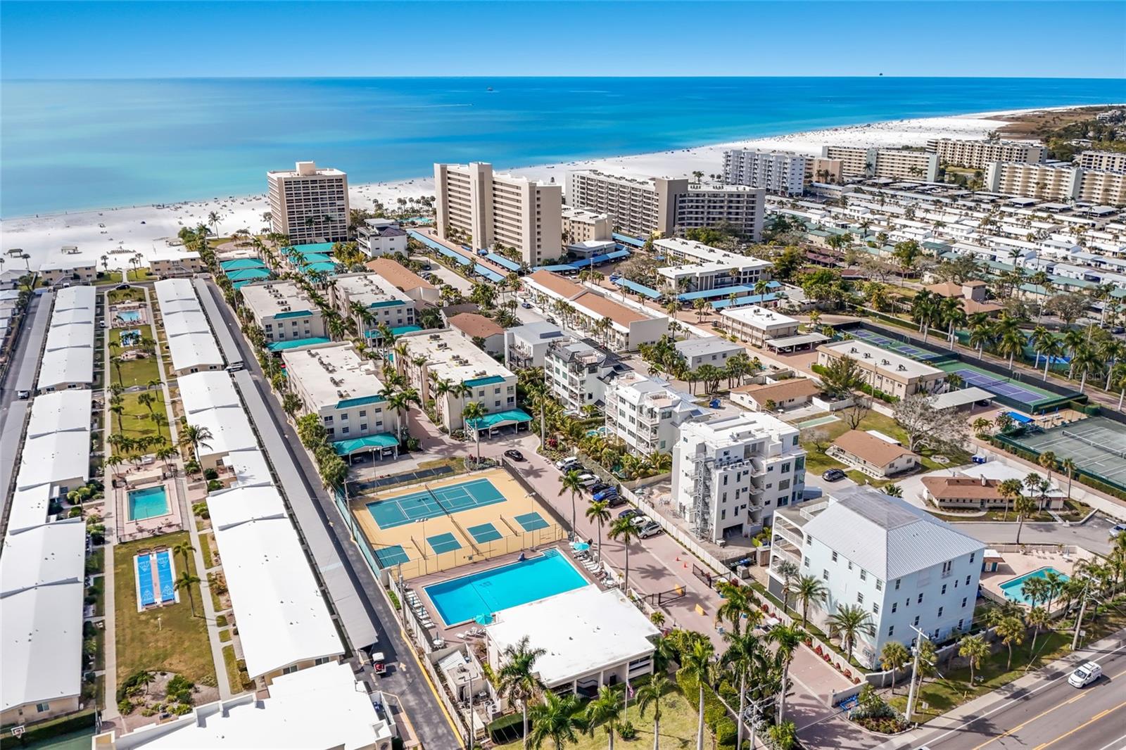 PALM BAY CLUB III - Residential