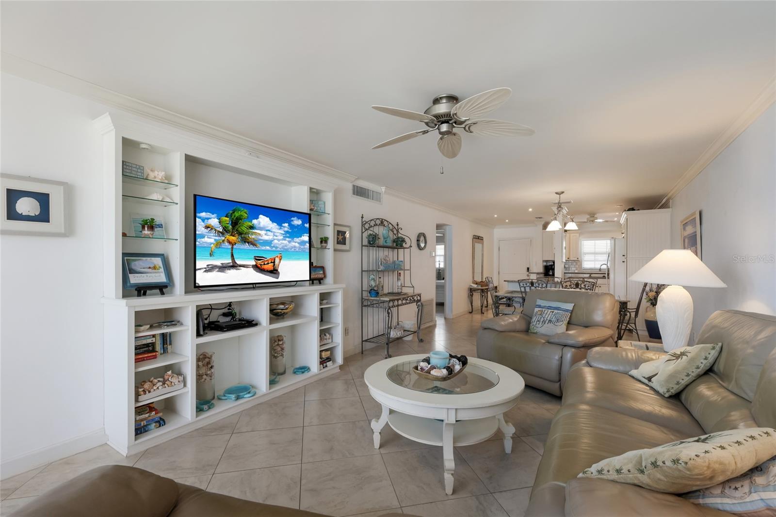 PALM BAY CLUB III - Residential