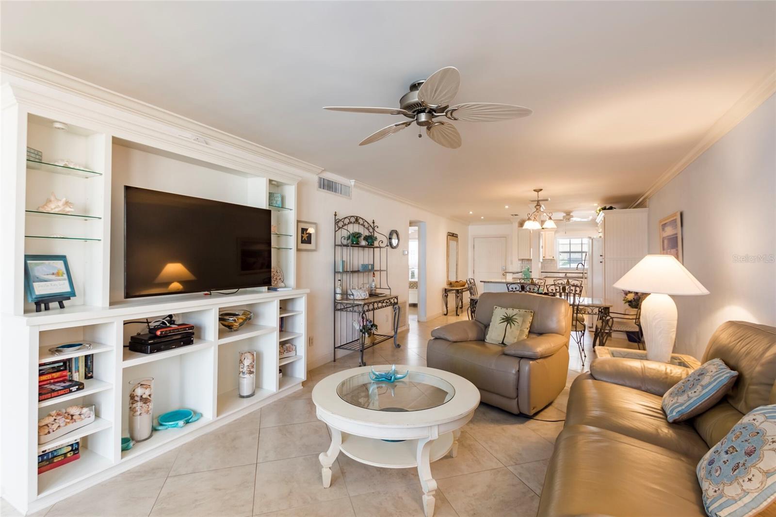 PALM BAY CLUB III - Residential