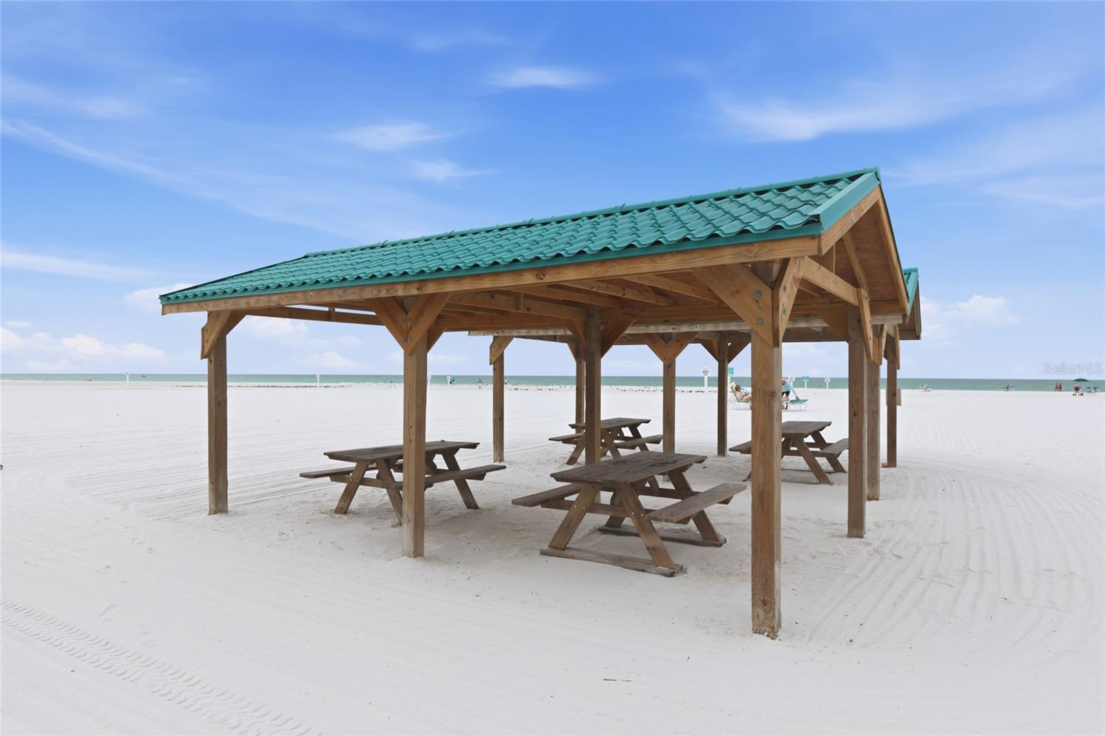 PALM BAY CLUB III - Residential