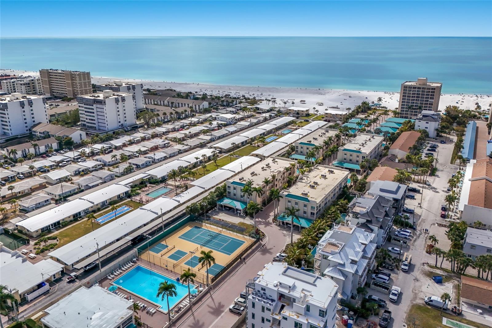 PALM BAY CLUB III - Residential