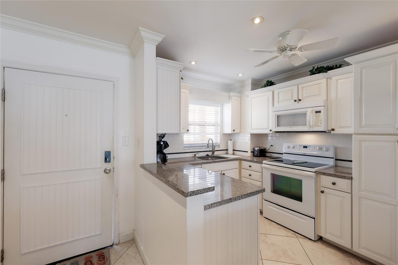 PALM BAY CLUB III - Residential