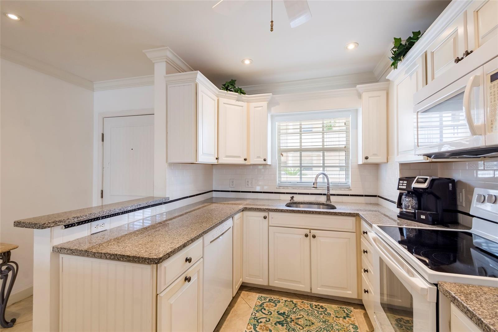 PALM BAY CLUB III - Residential