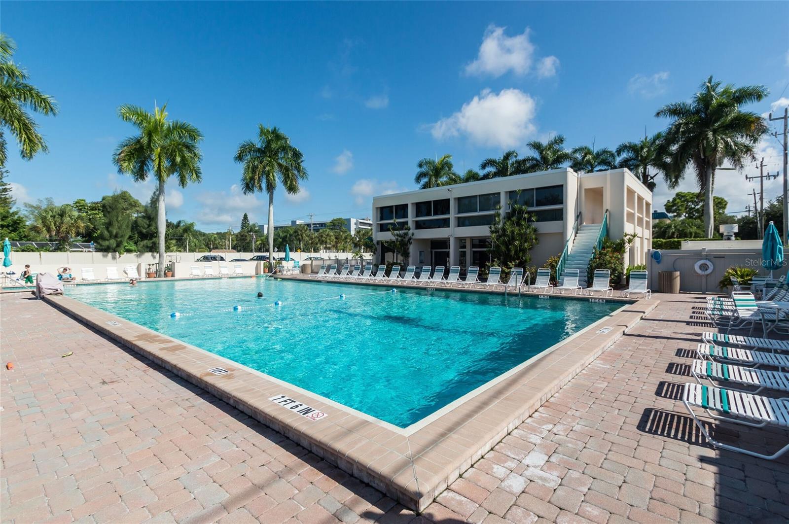 PALM BAY CLUB III - Residential