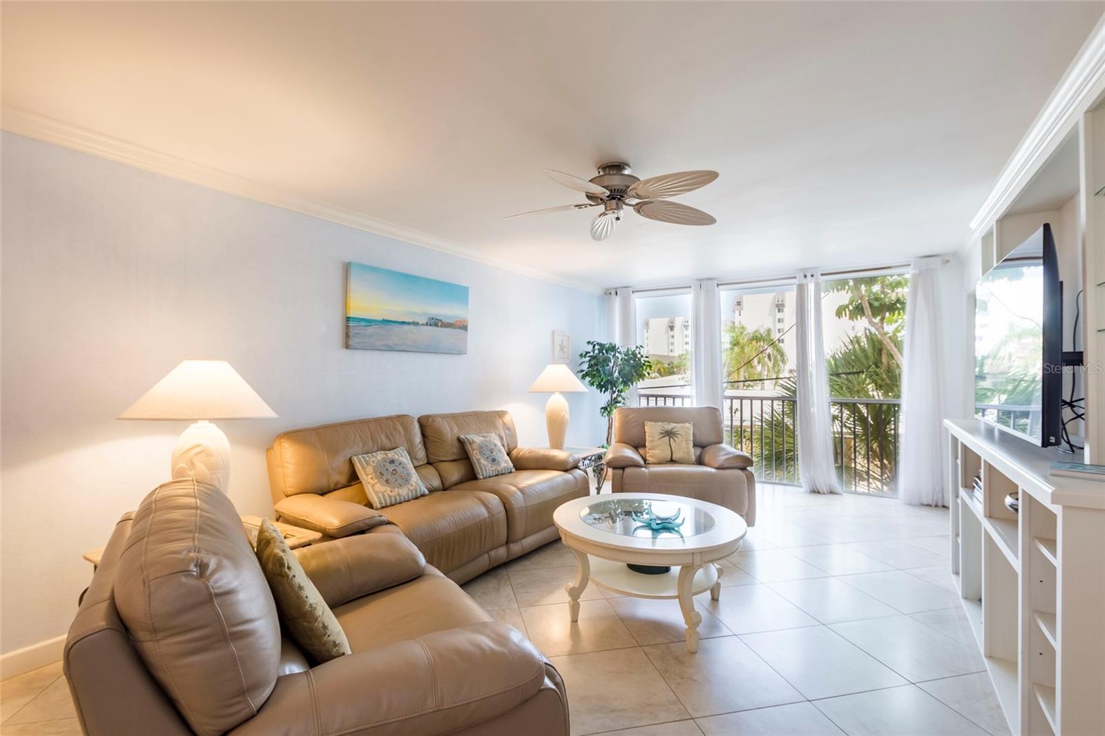 PALM BAY CLUB III - Residential