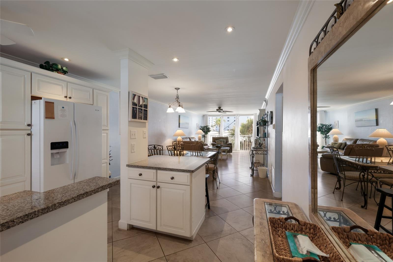 PALM BAY CLUB III - Residential