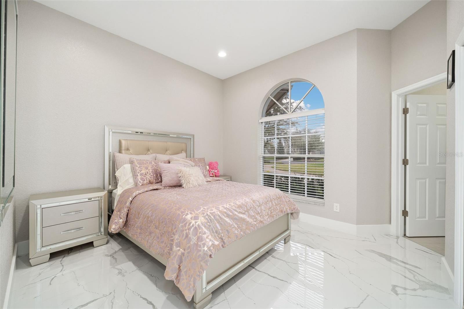 ISLEWORTH - Residential