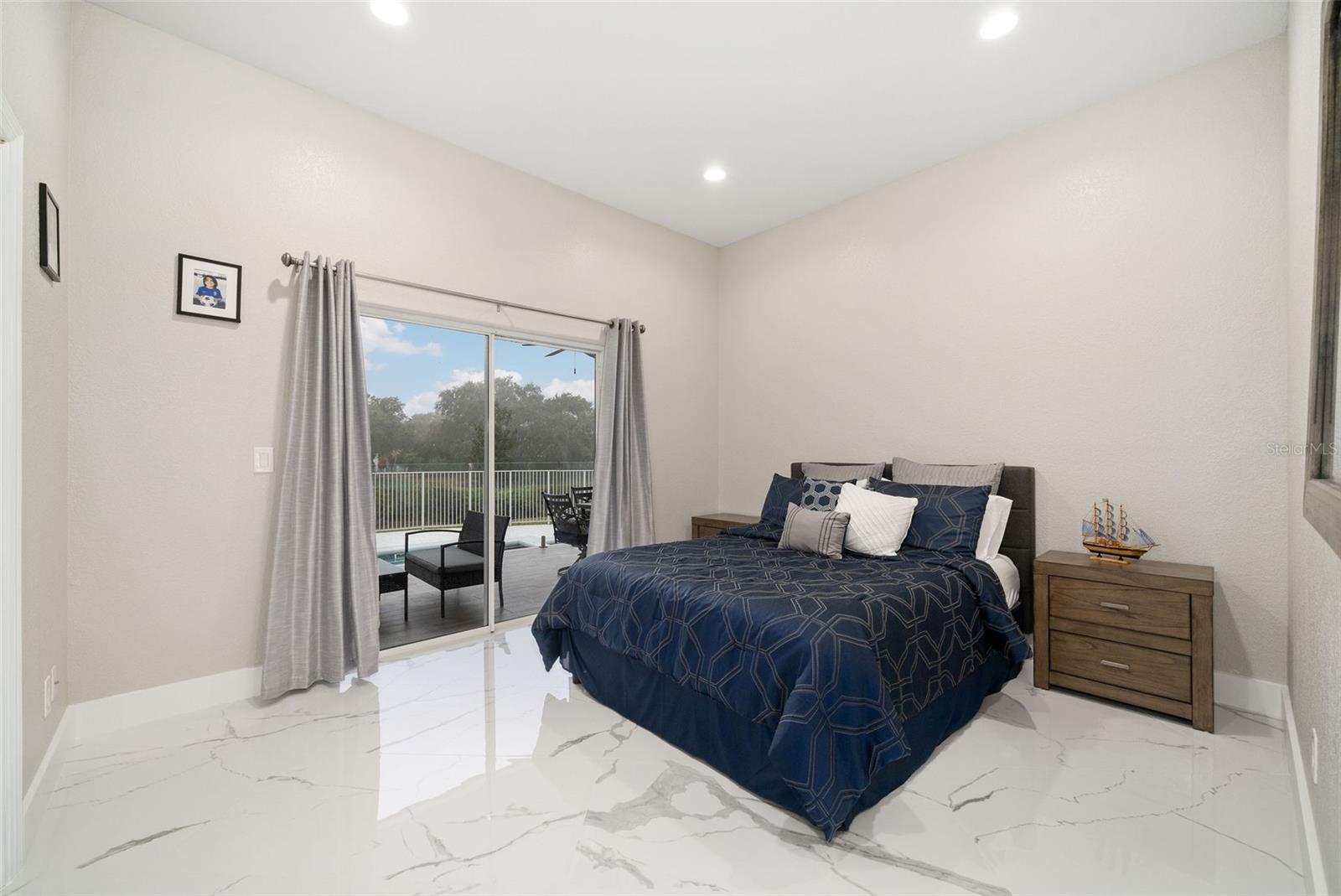 ISLEWORTH - Residential