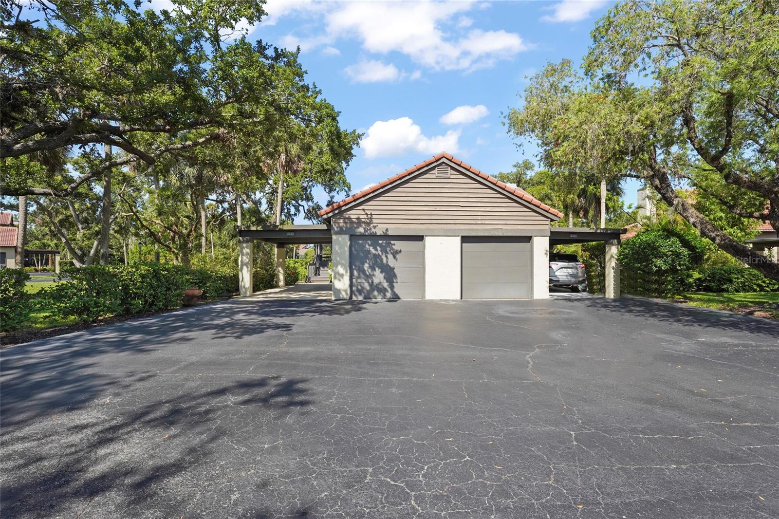 4333 TRAILS DRIVE 10-1