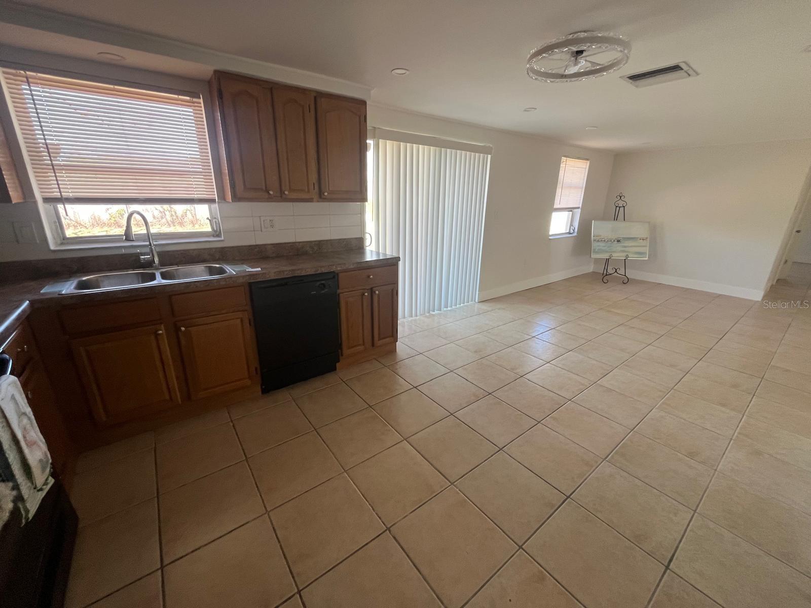 ALOHA GARDENS - Residential Lease