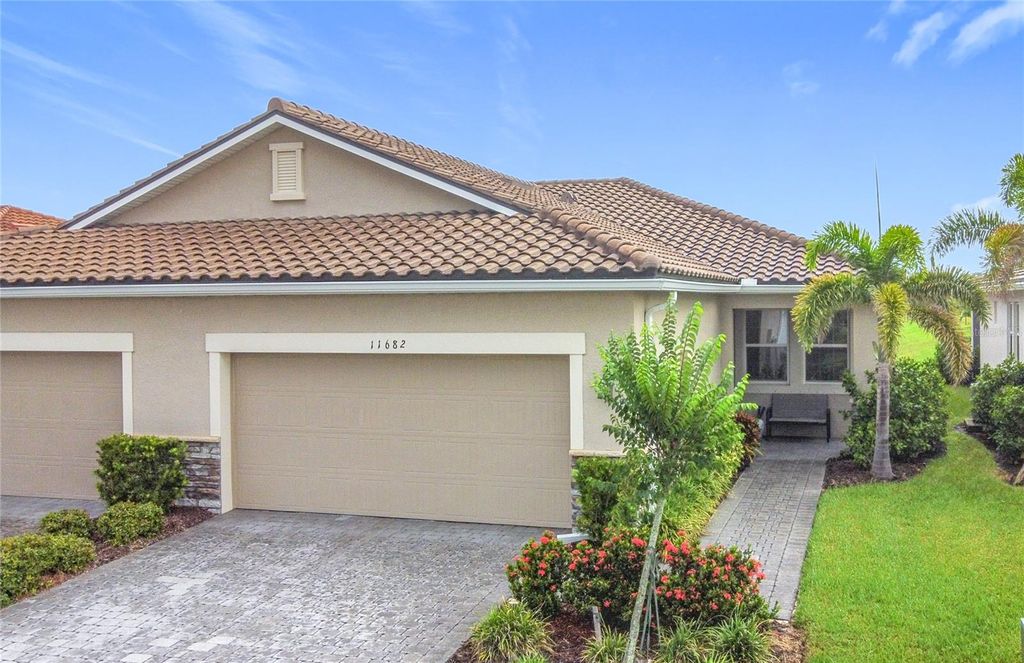 Photo of 11682 Sistine Lane, Venice, FL 34293 (MLS # N6142760)