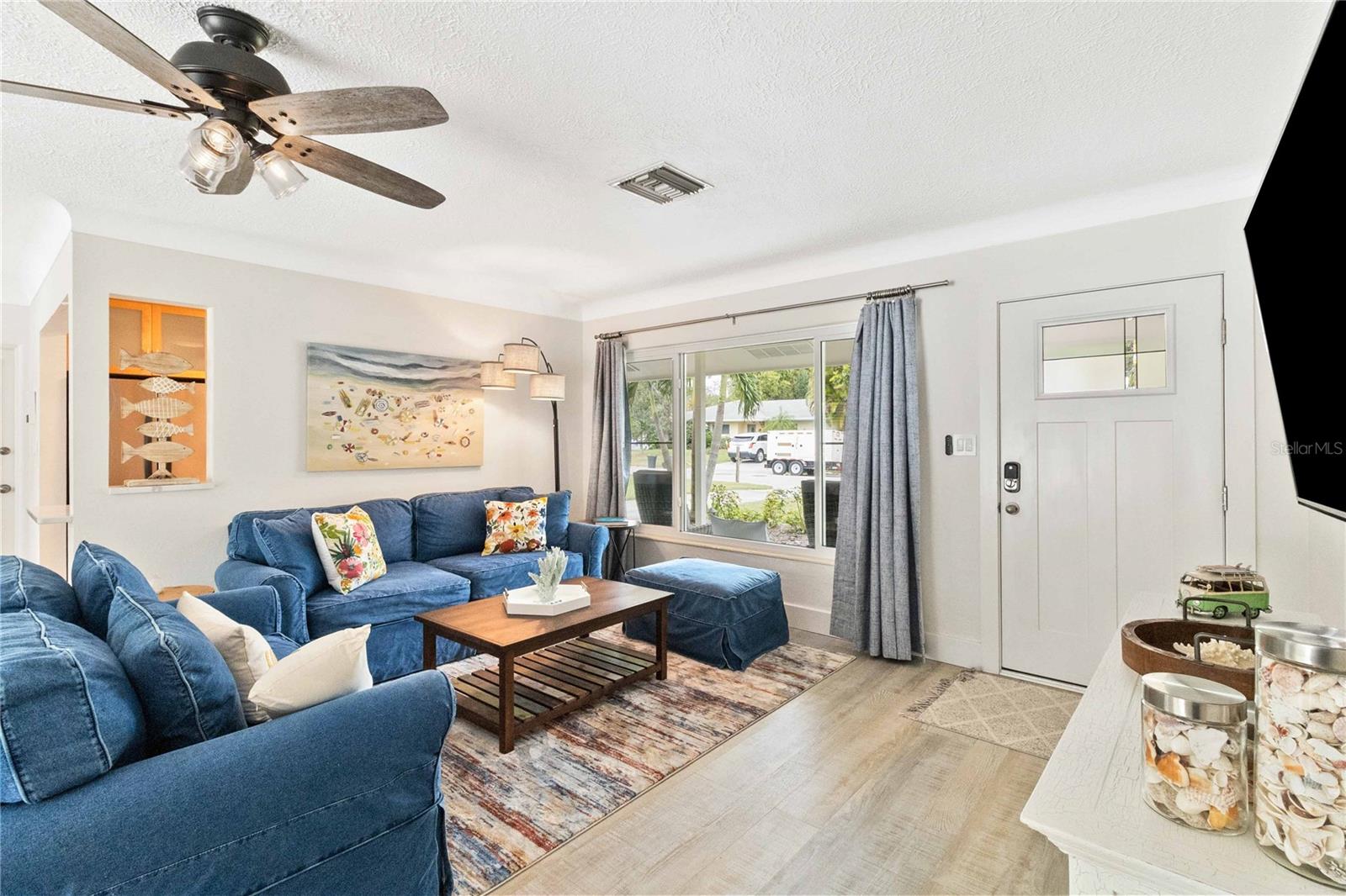 2266 SUNNYSIDE LANE