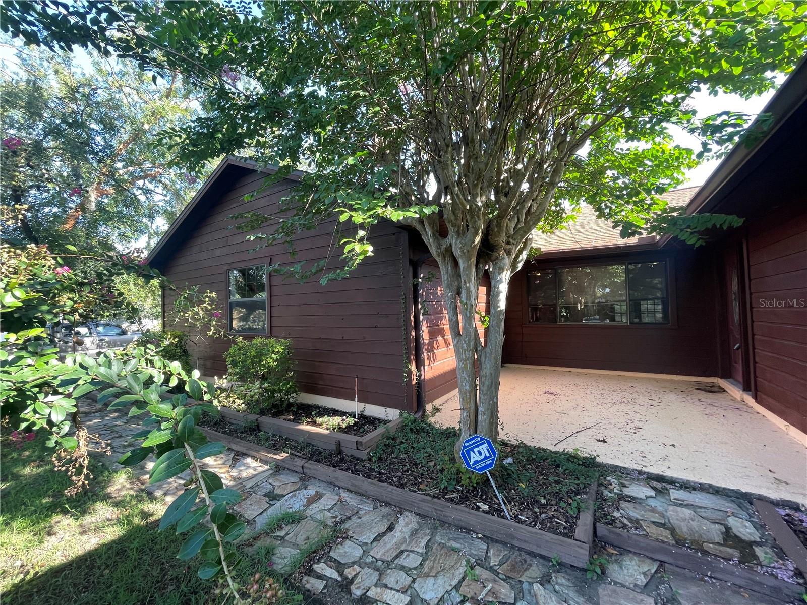 5735 JACQULYN DRIVE
