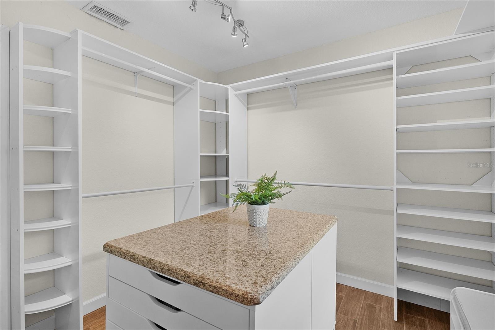 BELLEVIEW HEIGHTS ESTATE - Residential