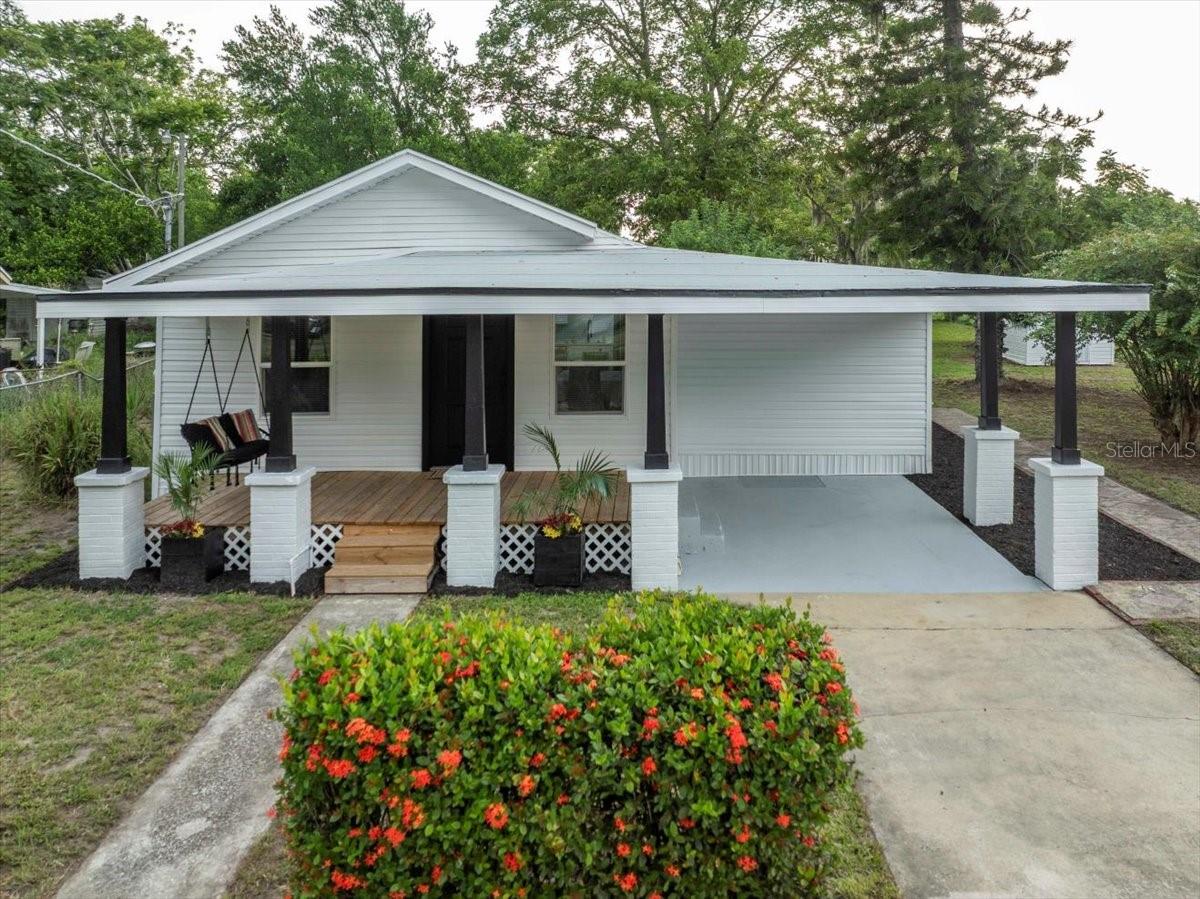 Welcome Home!!! Step into timeless charm blended seamlessly with contemporary comfort in this beautifully, thoughtfully remodeled 1930s gem. Nestled in the heart of Auburndale. This 3-bedroom, 2-bathroom home has been thoughtfully updated from top to bottom—offering the character of and convenience of modern living!!! Checking all the boxes to modern living, this particular home has a layout perfect for entertaining and privacy. The Primary Bedroom has plenty of space to rearrange and creative with different ideas, on top of having a beautiful primary bathroom of its own. In addition, there are two more rooms perfect for offices, bedrooms, playrooms, or even storage! This home also offers a separate bonus In-Law, Mother-in-Law, Cottage, Suite, or whatever you decide to call it separated from the primary home with its very own entrance! Whether you're looking for an extended family, or rental opportunity, this home is definitely a perfect option!
This home is located less than 1 mile away from Downtown Auburndale. Where you can enjoy parks, sweet eats, and plenty of food options.
Also! Conveniently located to major shopping centers and highways. Having peace and convenience being the center of this opportunity. Please call to schedule a private showing while its available.