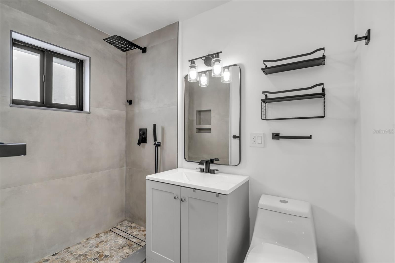 TWIN HOUSE MONICA CONDO UNIT A UNDIV 50% - Residential