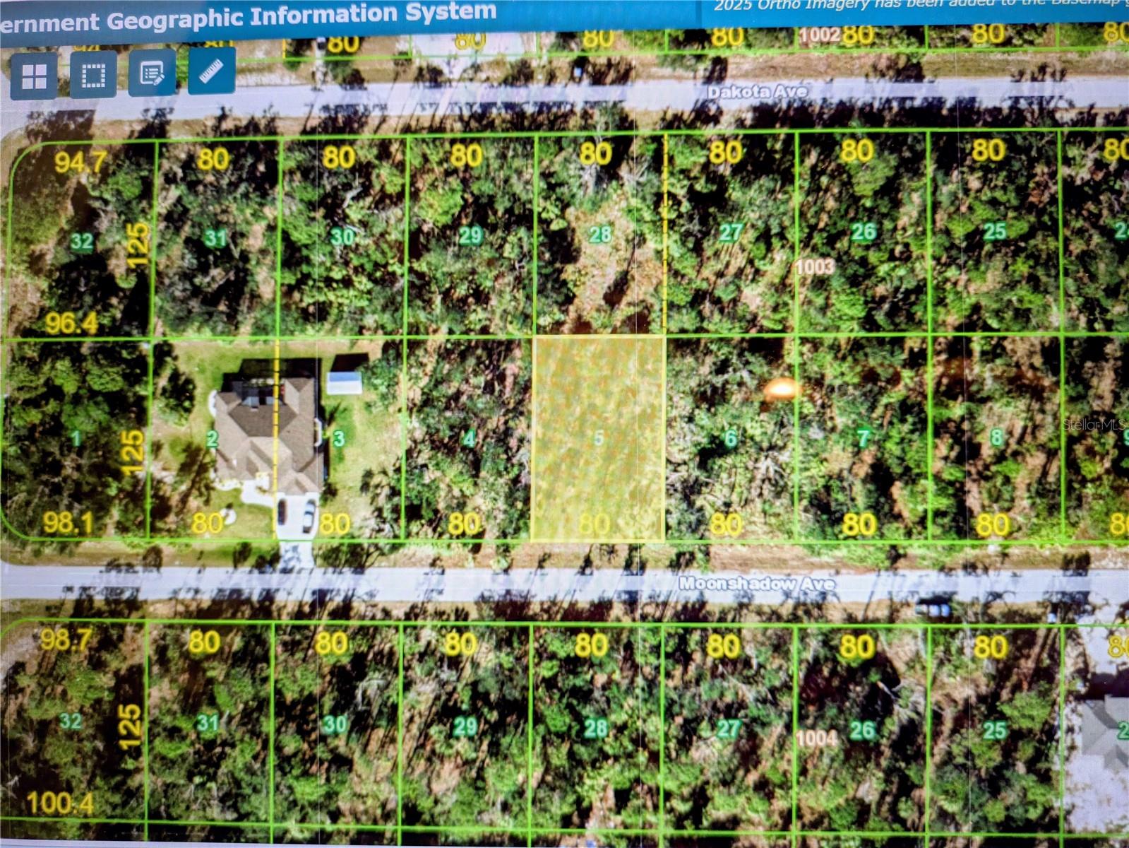 Great building lot, located in an X flood zone and located in a fast growing area of Port Charlotte. Close to shopping, medical, restaurants, schools and more.