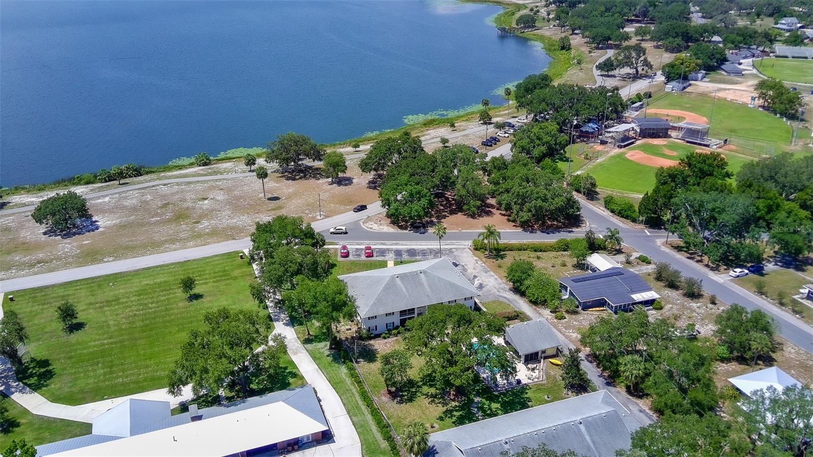 NORTH LAKESHORE CONDO - Residential