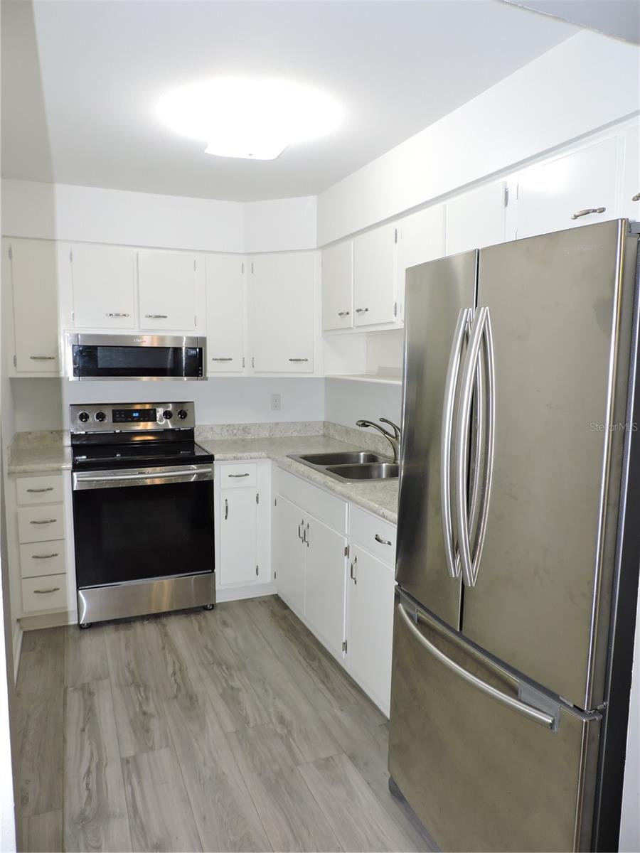 NORTH LAKESHORE CONDO - Residential