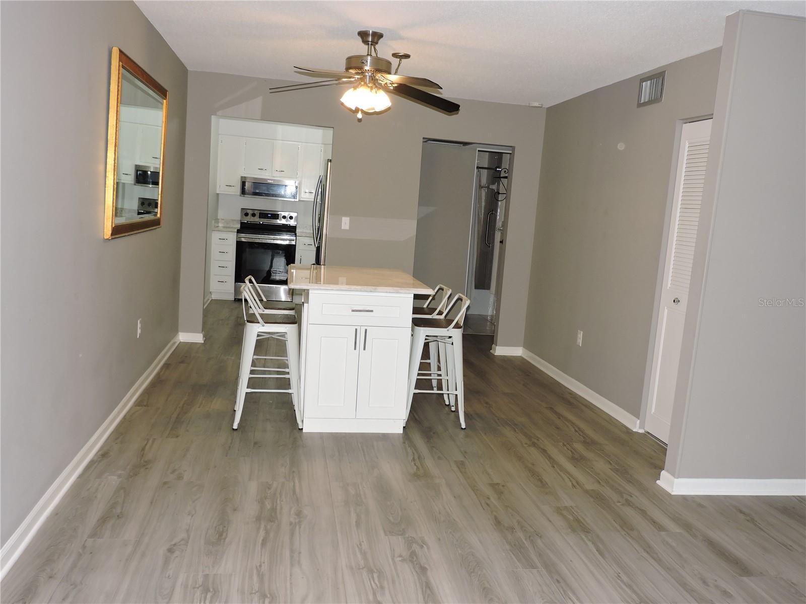 NORTH LAKESHORE CONDO - Residential