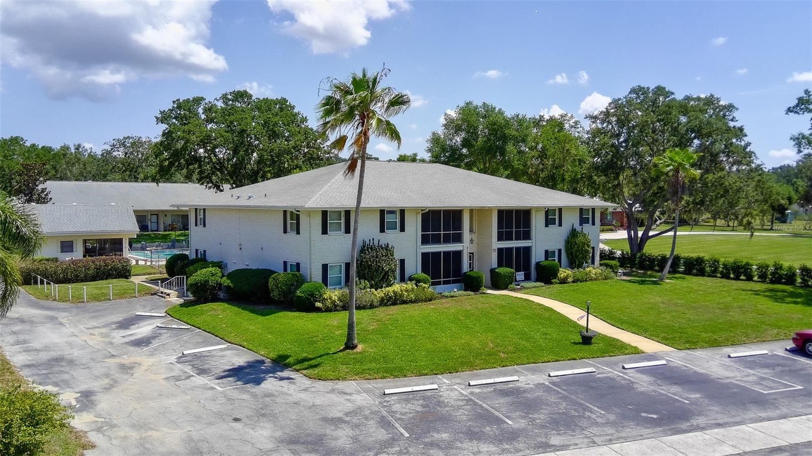 NORTH LAKESHORE CONDO - Residential