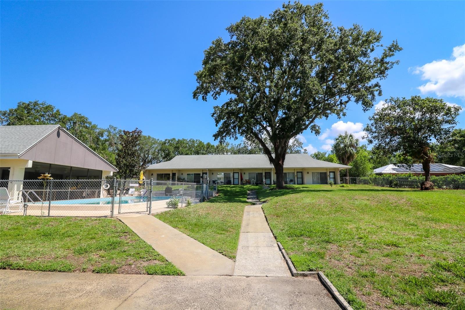 NORTH LAKESHORE CONDO - Residential