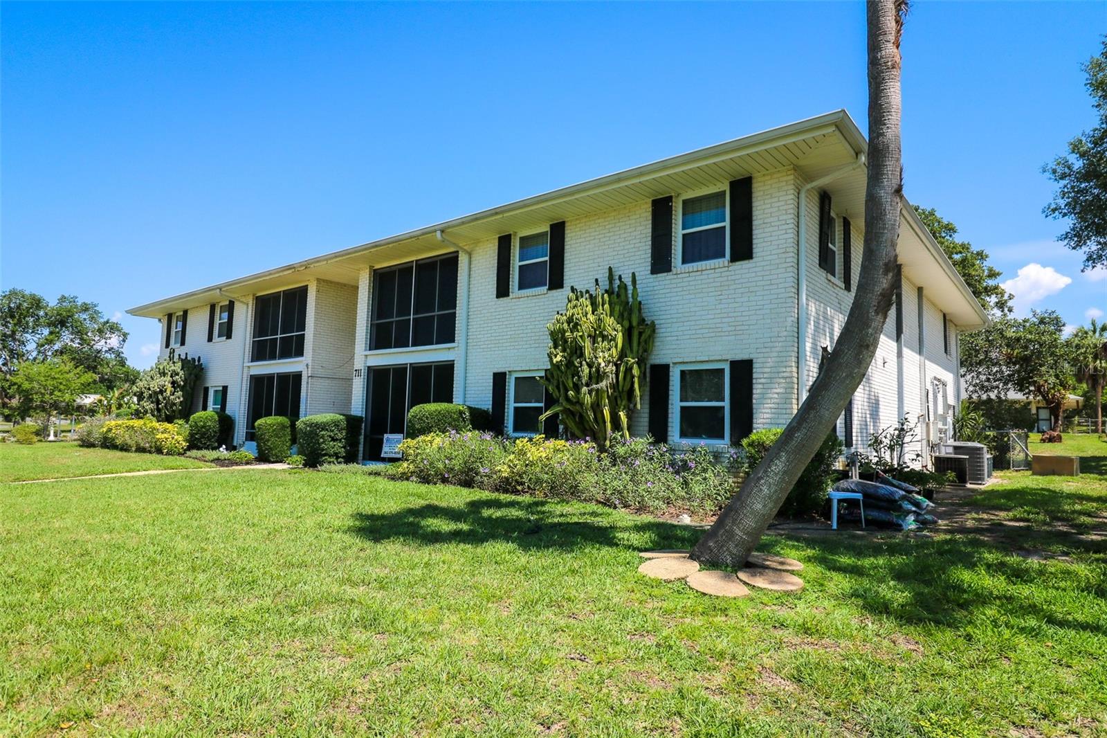 NORTH LAKESHORE CONDO - Residential