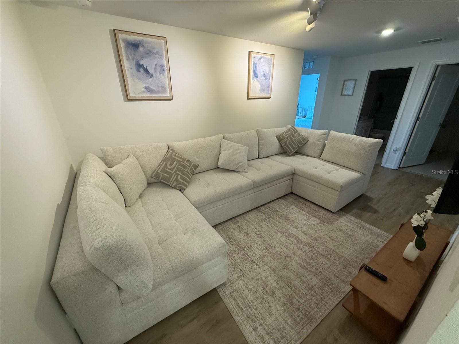 SEAIRE TOWNHOMES - Residential Lease