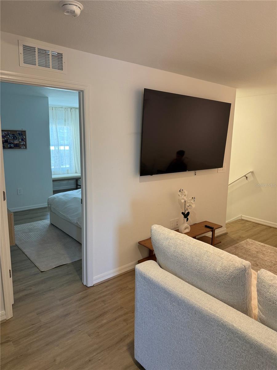 SEAIRE TOWNHOMES - Residential Lease