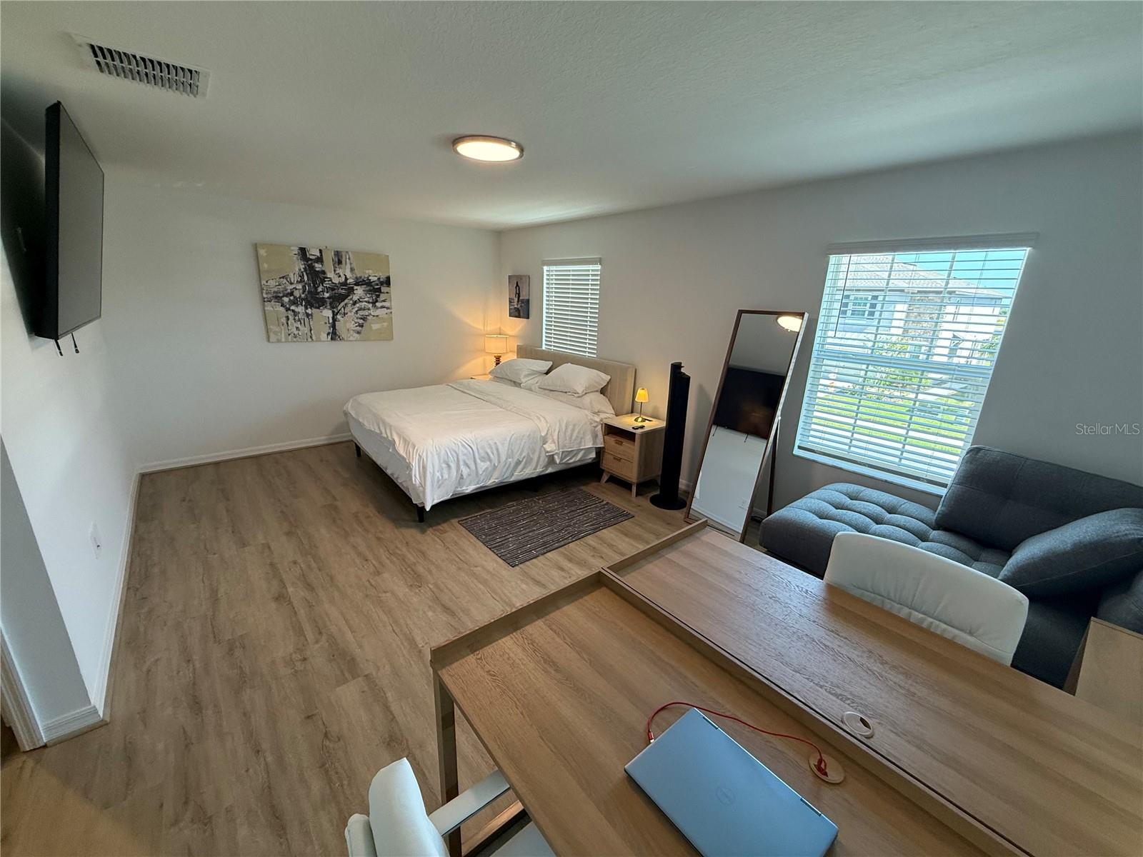 SEAIRE TOWNHOMES - Residential Lease