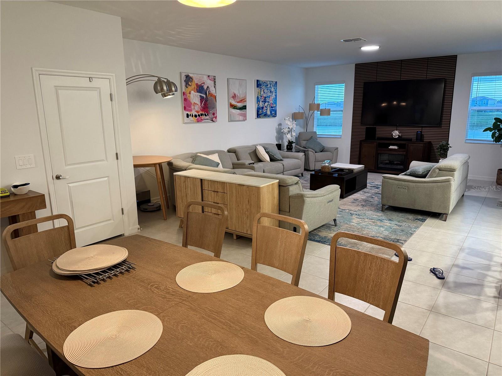 SEAIRE TOWNHOMES - Residential Lease