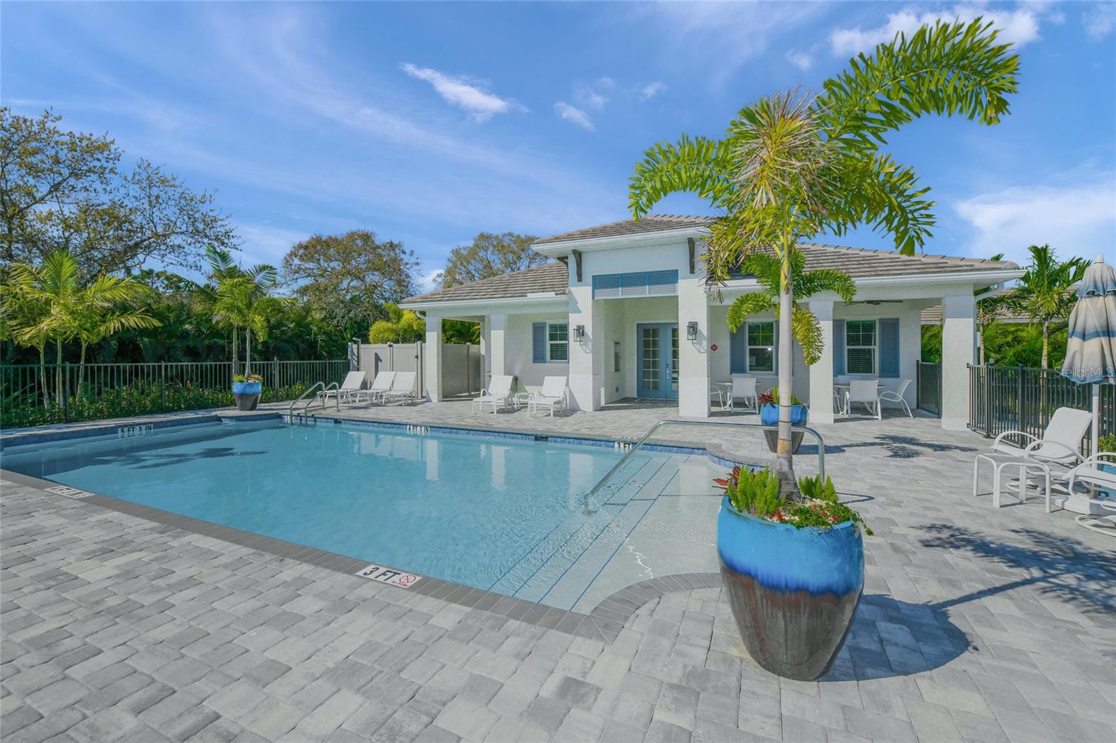 SANDHILL LAKE - Residential