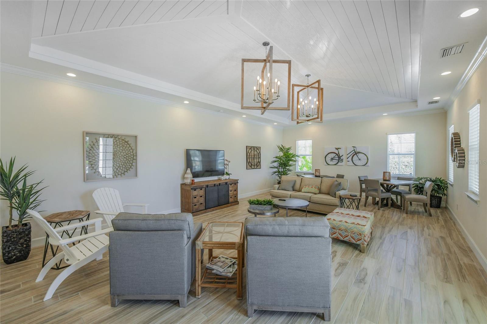 SANDHILL LAKE - Residential