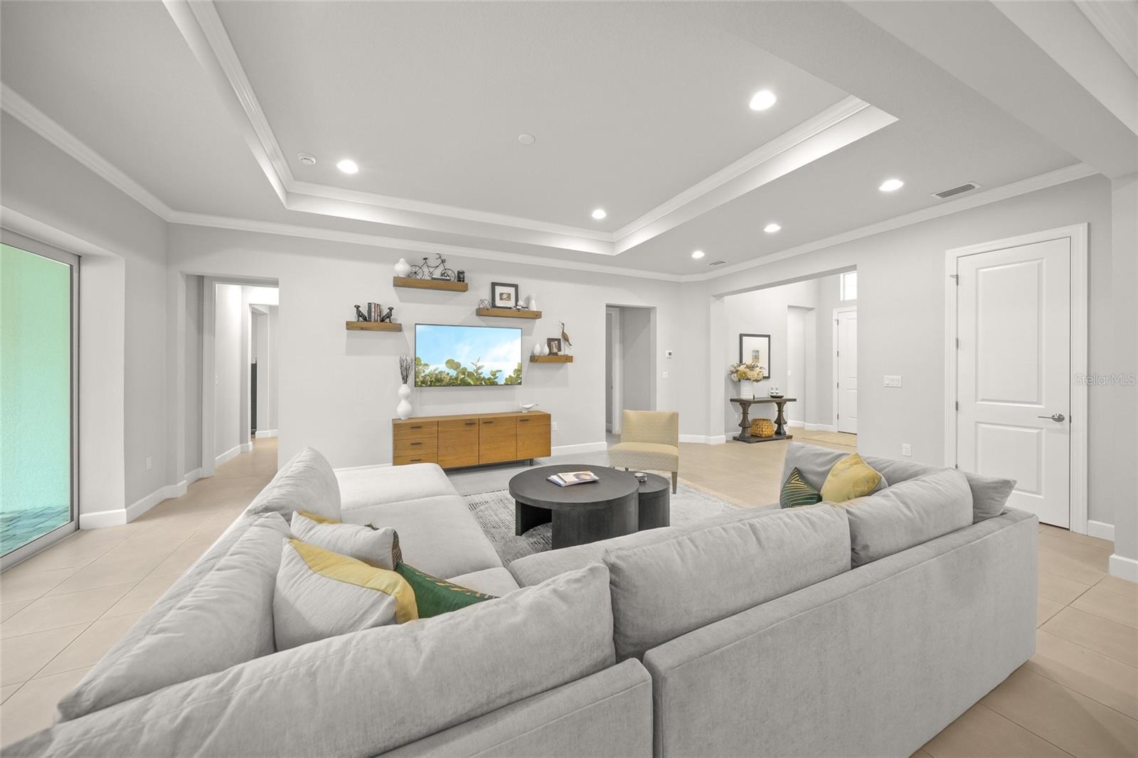 SANDHILL LAKE - Residential
