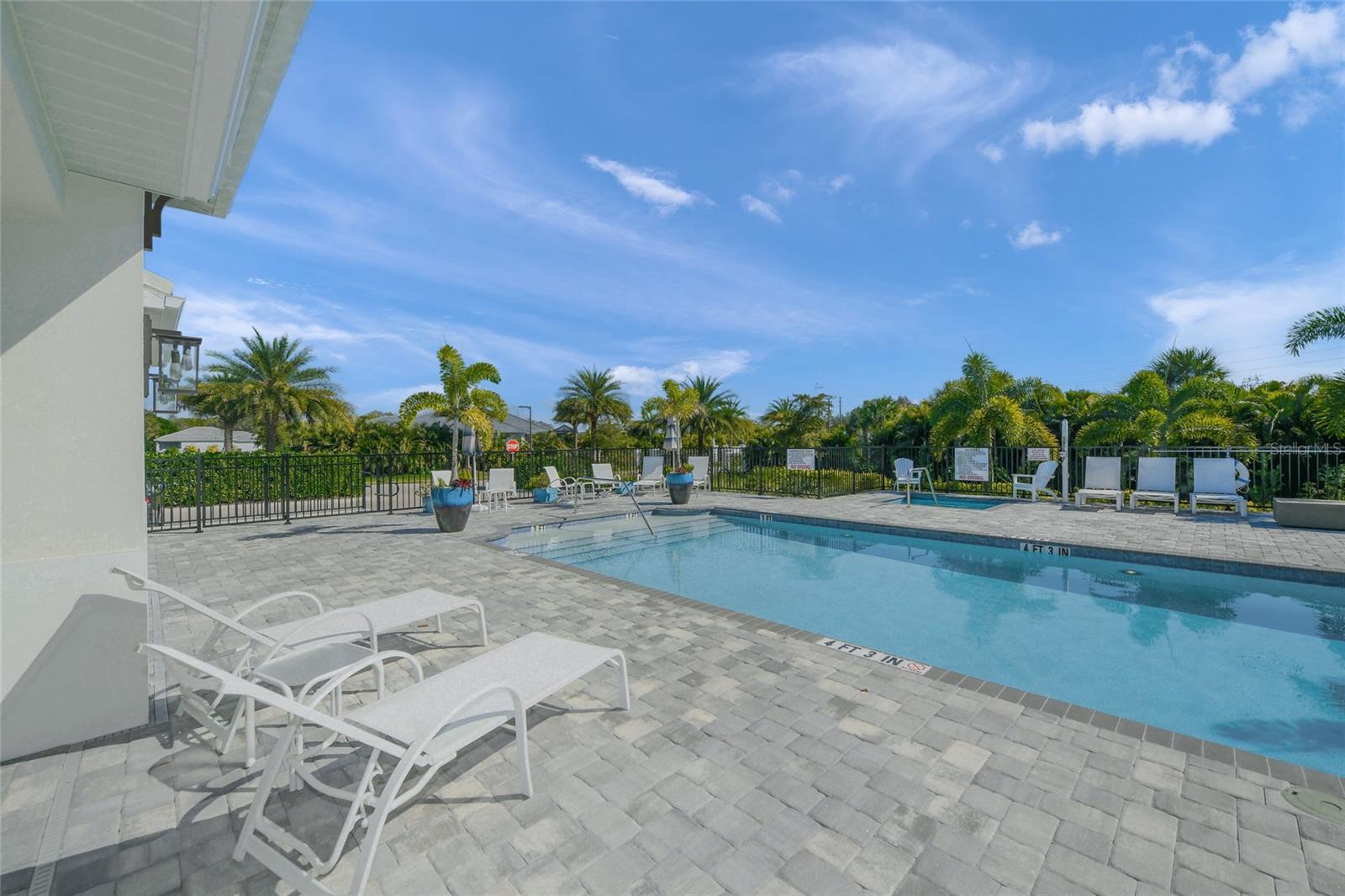 SANDHILL LAKE - Residential