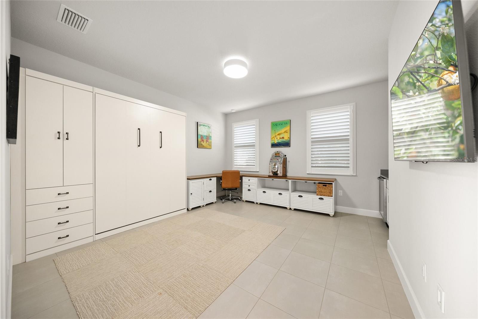 SANDHILL LAKE - Residential