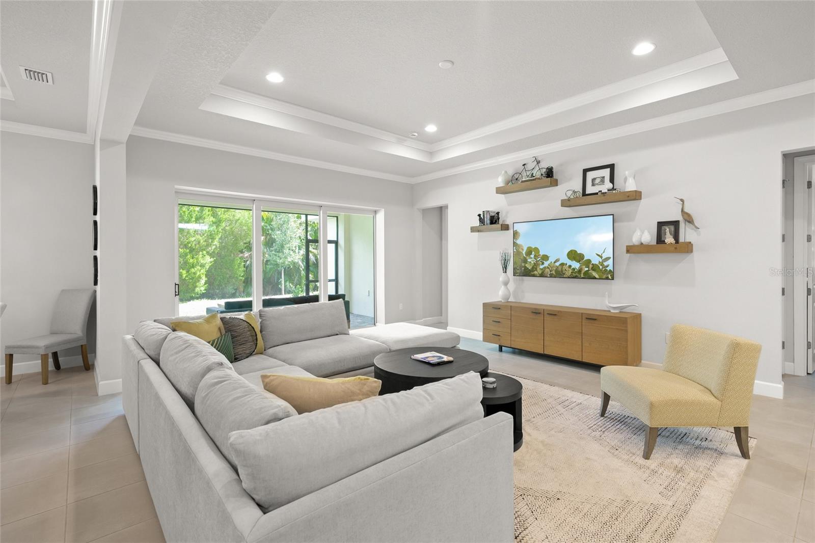 SANDHILL LAKE - Residential