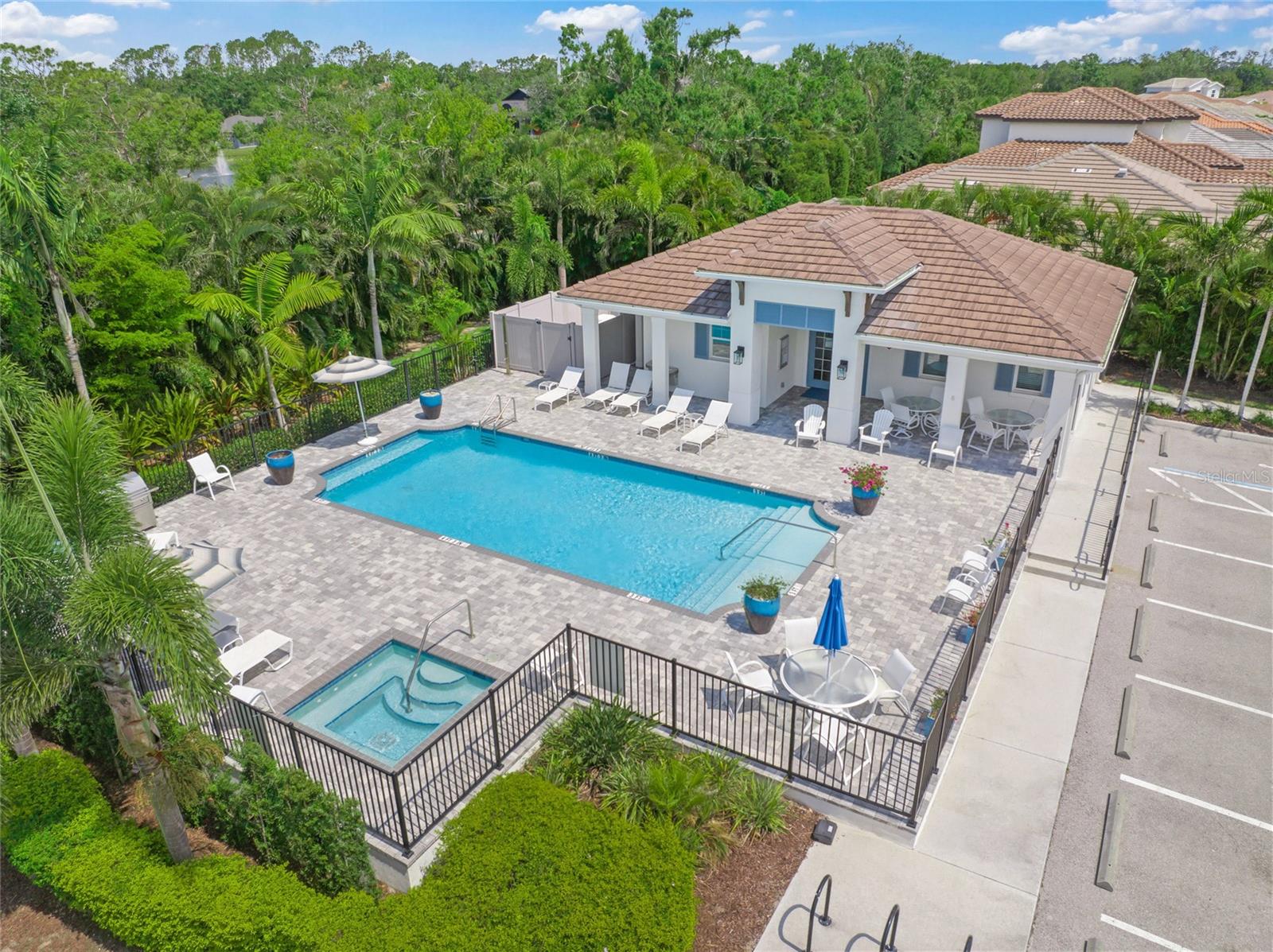SANDHILL LAKE - Residential