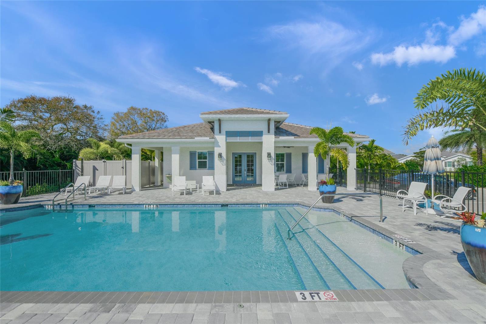 SANDHILL LAKE - Residential