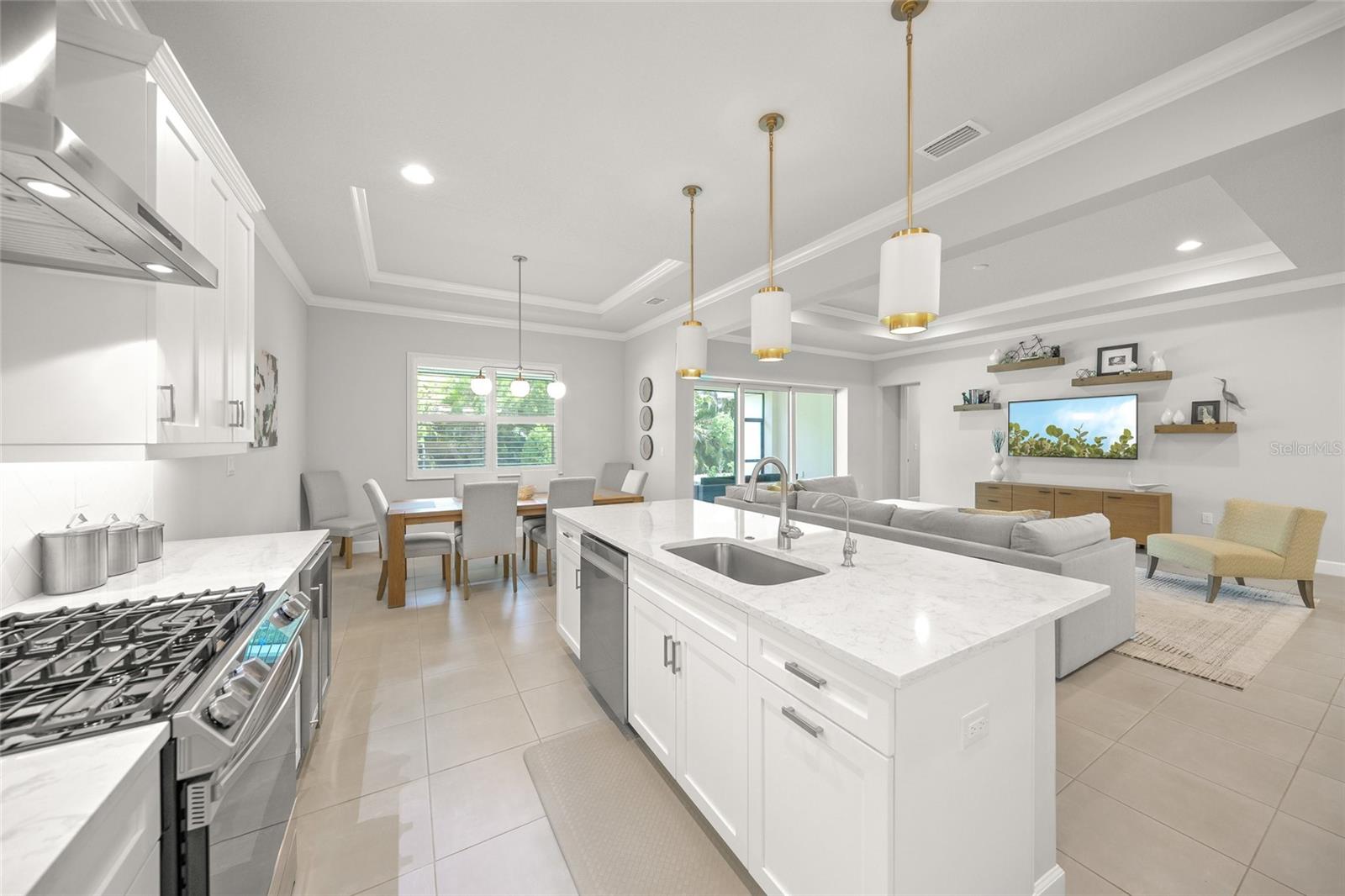 SANDHILL LAKE - Residential