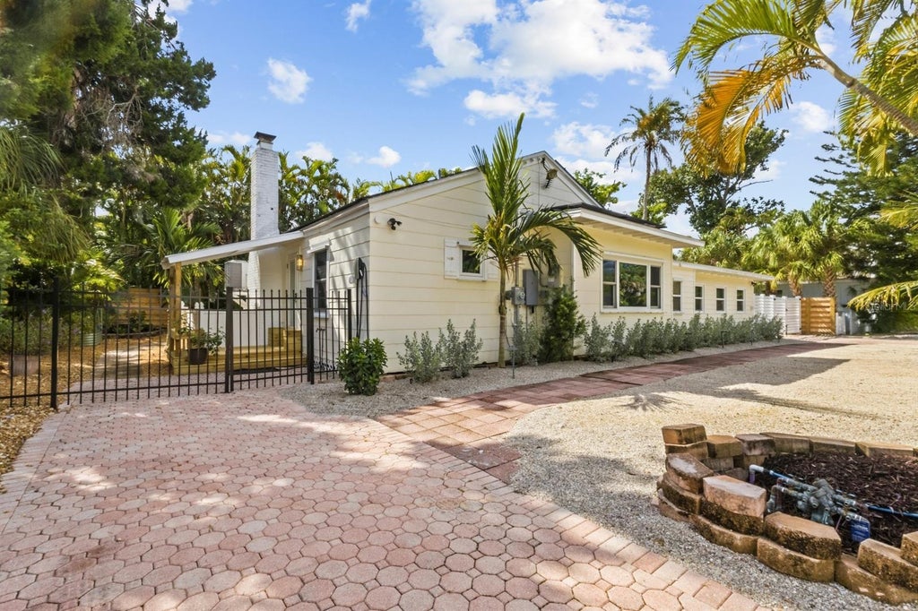 Photo of 760 Longboat Court, Longboat Key, FL 34228 (MLS # A4707147)